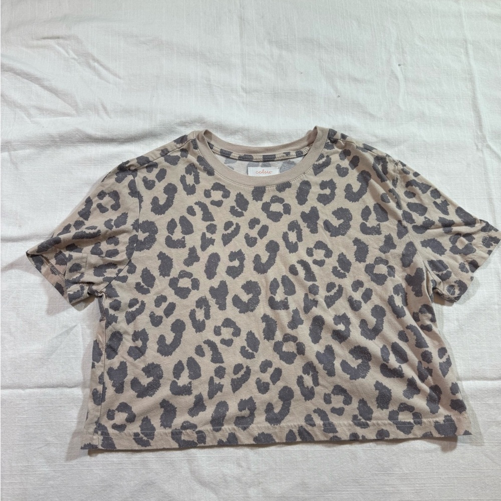 Colsie Gray and Cream Patterned Top